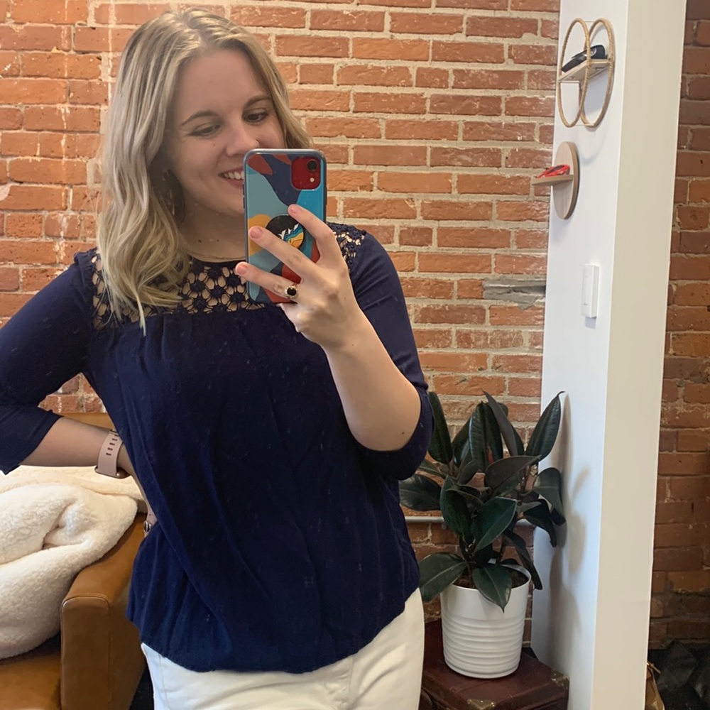 🖤 Navy Blouse